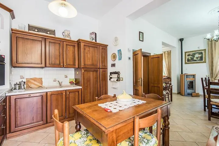 Maria Holiday Homes La Pineta Di シナルンガ